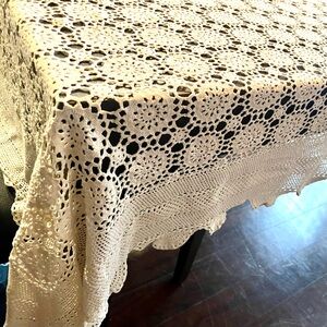 ❤️ Elegant Beige Crochet Tablecloth